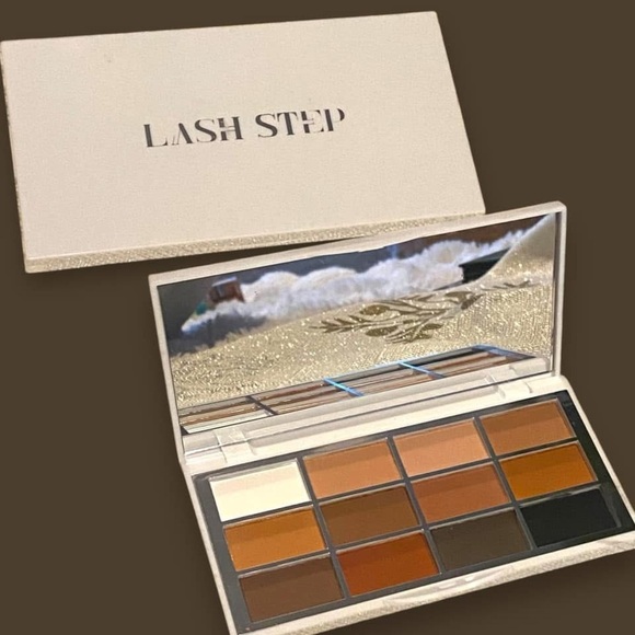 Lash Step Matte About You Eyeshadow Palette - Picture 1 of 1
